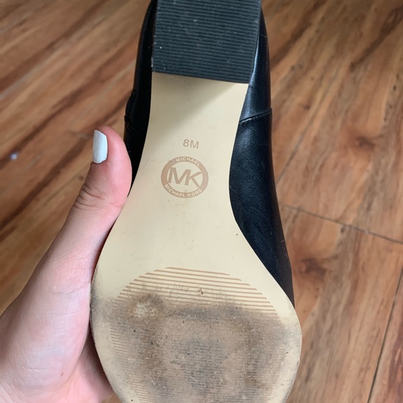 Michael Kors Black Leather booties - Picture 4 of 4